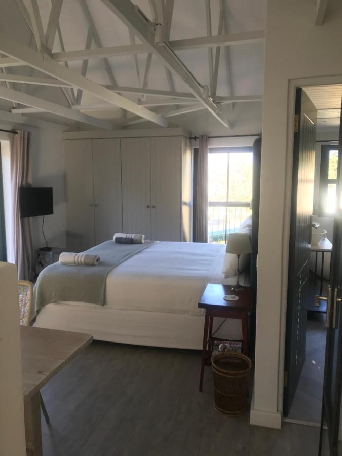 Comfortable Room With Large En Suite Bathroom フランシュホーク エクステリア 写真