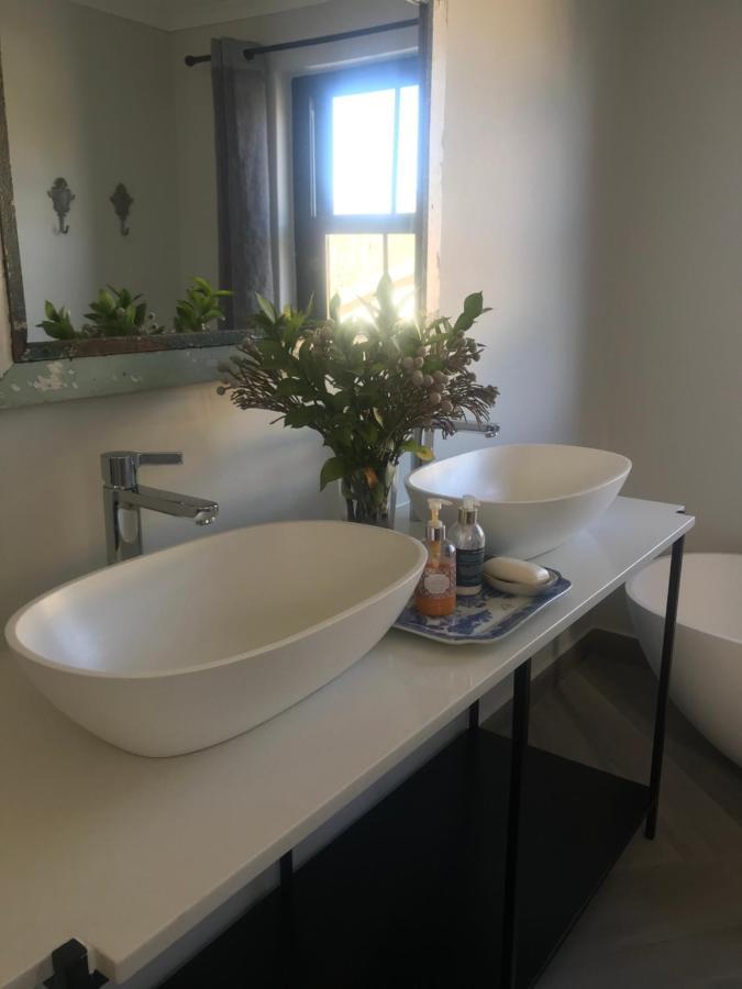 Comfortable Room With Large En Suite Bathroom フランシュホーク エクステリア 写真